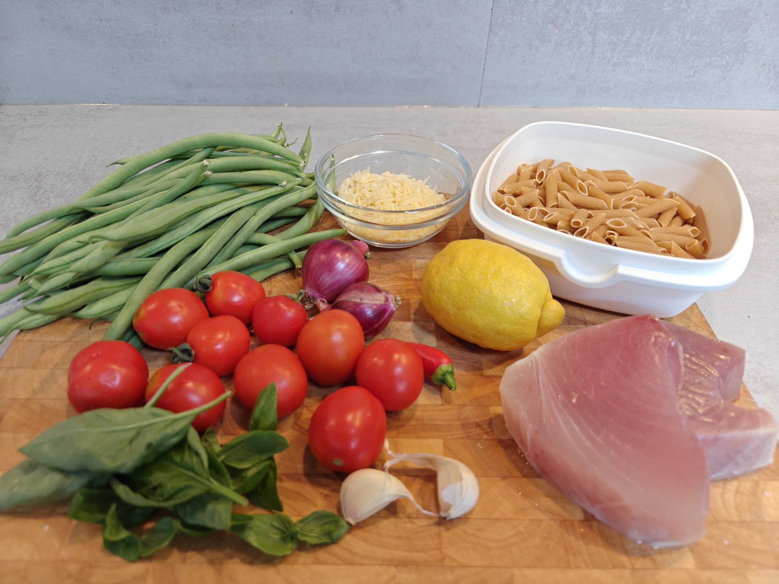 Penne met tonijn, sperziebonen en tomaat